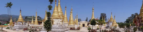 Stupas in monastery — Stock Photo, Image