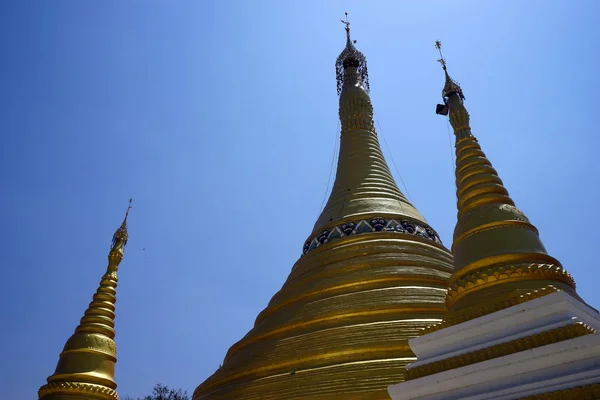 Stupa d'oro in Myanmar — Foto Stock