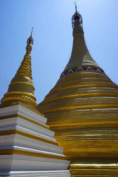Zlatá stúp v Myanmaru — Stock fotografie