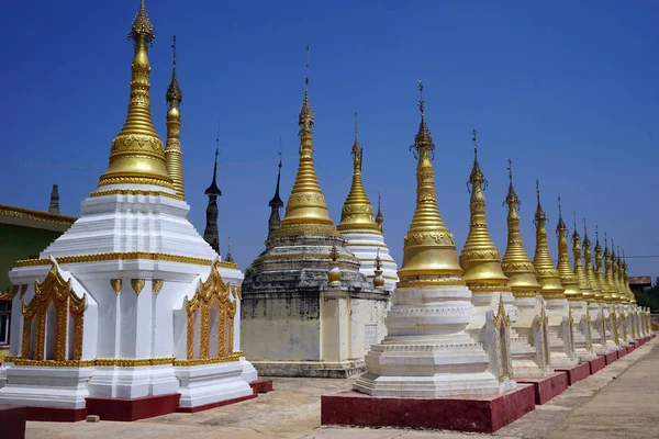 Righe di stupa — Foto Stock