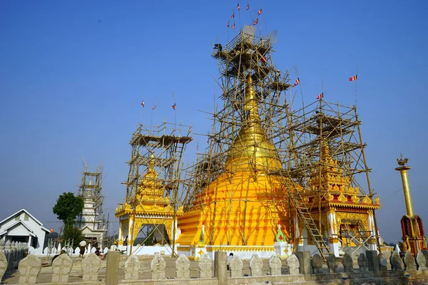 Restoration work in Myanmar — Stock Photo, Image