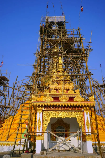 Restauration du stupa — Photo