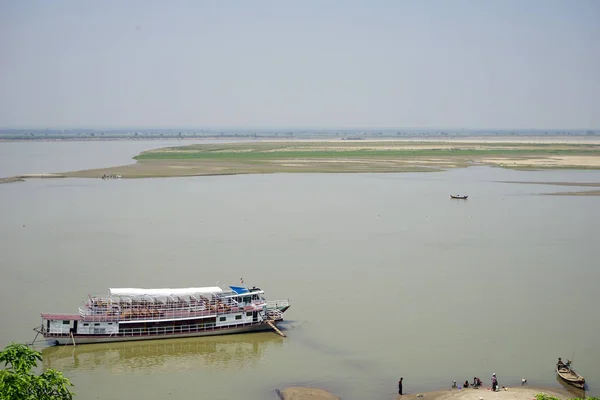 Rivière Ayerawady près de Bagan — Photo