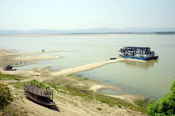 Rivière Ayerawady près de Bagan — Photo