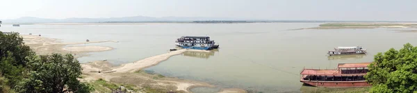 Ayerawady 河附近蒲甘 — 图库照片