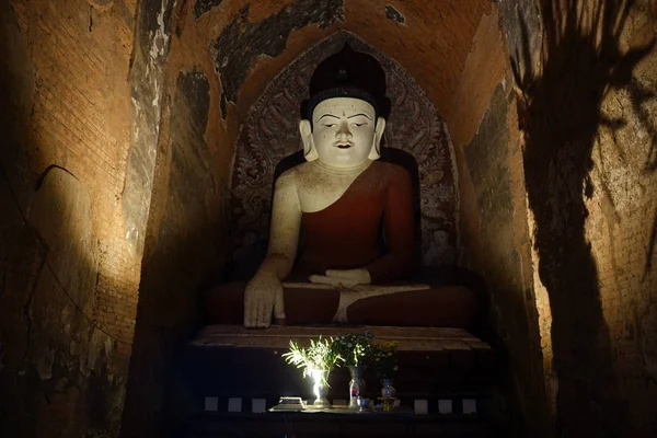 Buda en el templo — Foto de Stock