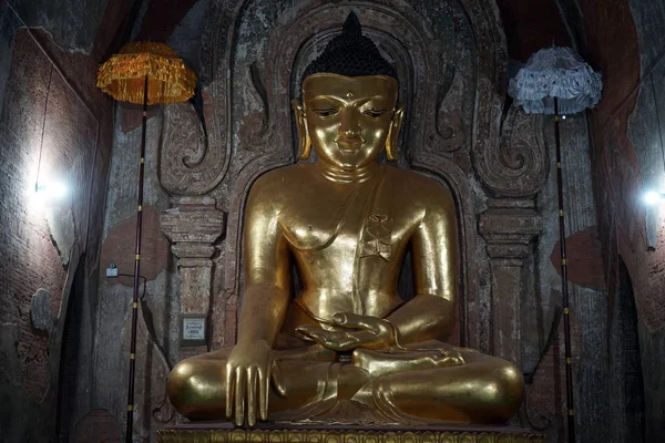 Buddha i Dhammayangyi tempel — Stockfoto