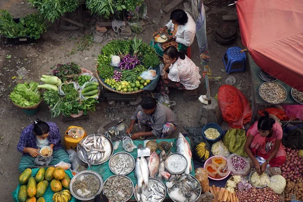 Уличный рынок в Мандалай — стоковое фото
