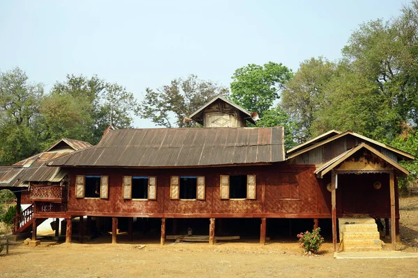 Wooden buddhist monastery — Stock Photo, Image