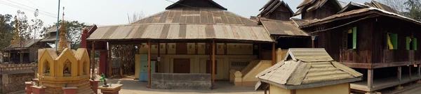 Buddhist monastery in Hsipaw — Stock Photo, Image