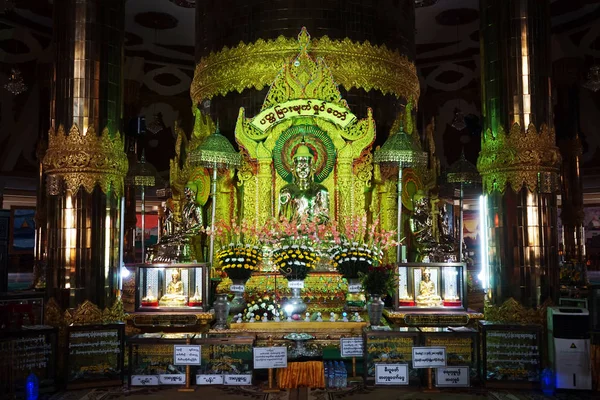 Altar in pagoda — Stock Photo, Image