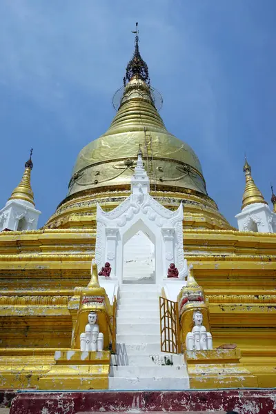 Stupa dorata in Sagaing — Foto Stock