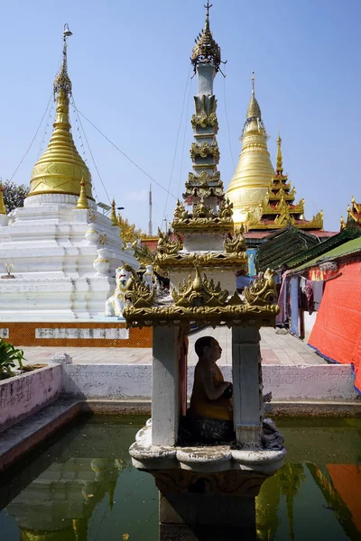Sagaing altın stupa — Stok fotoğraf