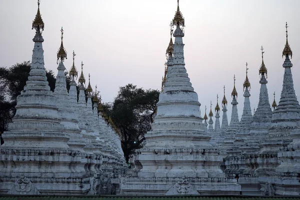 Kuthodaw pagoden i Mandalay — Stockfoto
