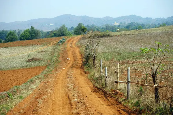 Dirt road in Myanmar — Stock Photo, Image