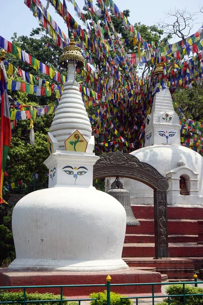 Stupas bayraklı — Stok fotoğraf