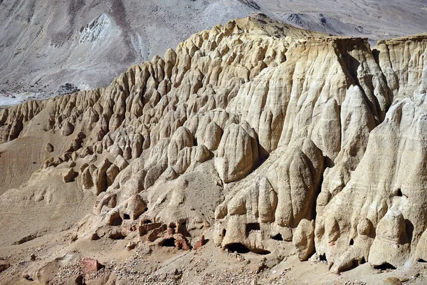 Grottes de Khyunglung et montagne — Photo