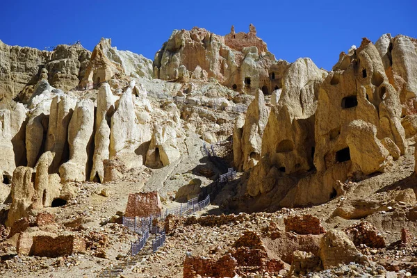 Khyunglung caves and rock — Stock Photo, Image