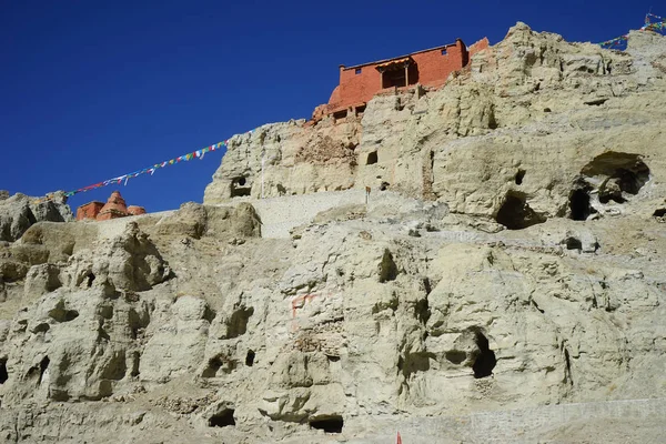 Cuevas y ruinas de Piyang — Foto de Stock