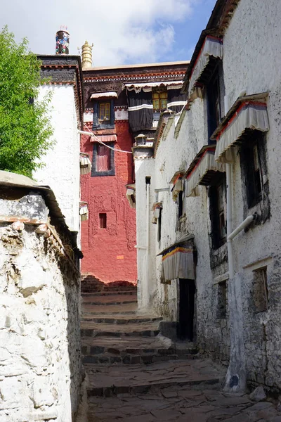 Strada nel monastero — Foto Stock