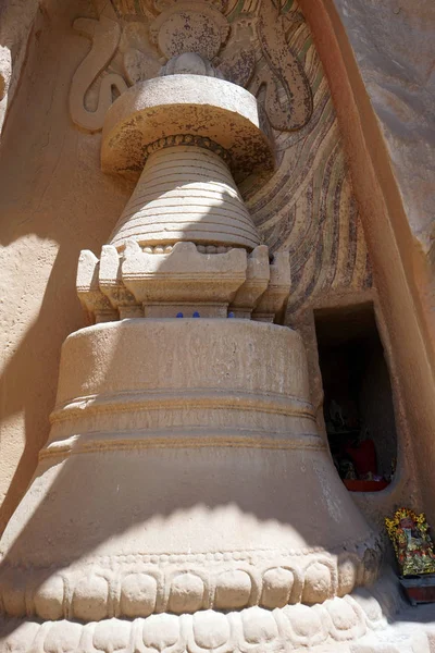 Stupa no mosteiro — Fotografia de Stock