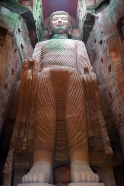 Heykeller uzun koridor