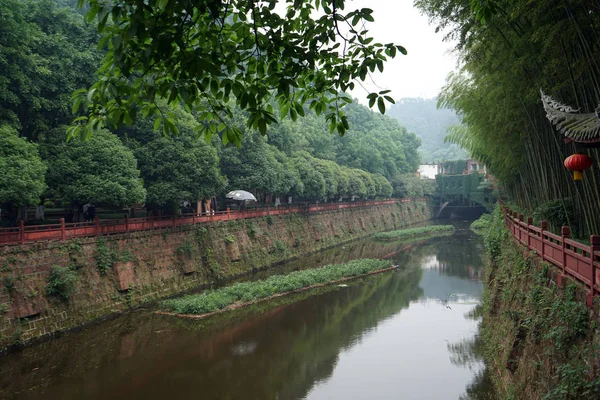 Fiume nel parco — Foto Stock