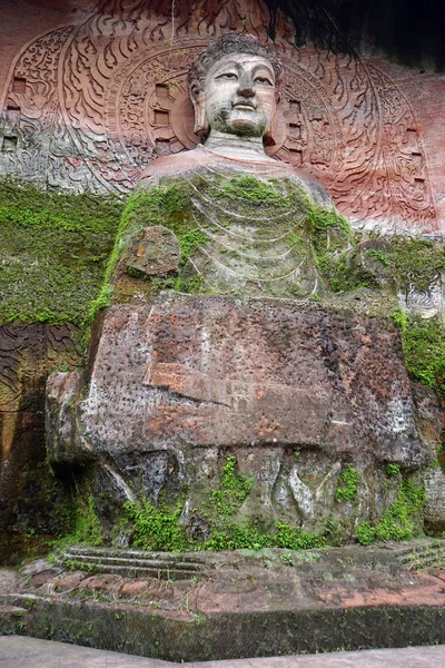 Stor Buddha og rock - Stock-foto