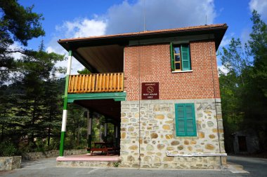 dinlenme evinde Stavros