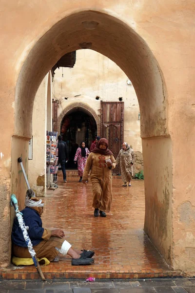 Des gens dans la rue — Photo