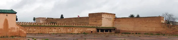 Старая тюрьма и стены — стоковое фото