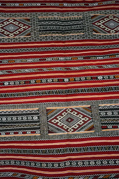 Färg mattan på golvet — Stockfoto