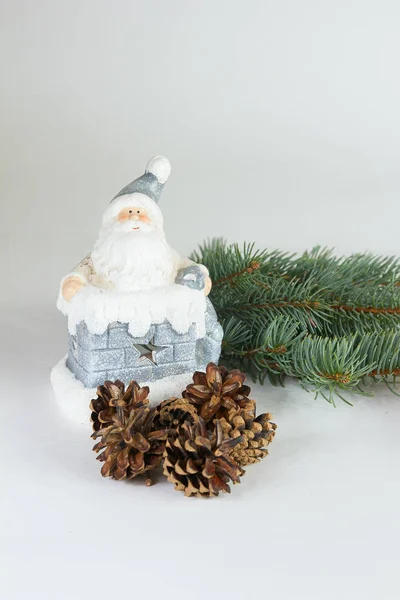 Kerstman met chritsmas boom — Stockfoto