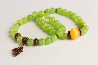 Yeşil el yapımı boncuklu bilezik