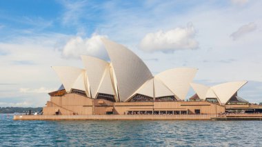 Sydney Opera Binası