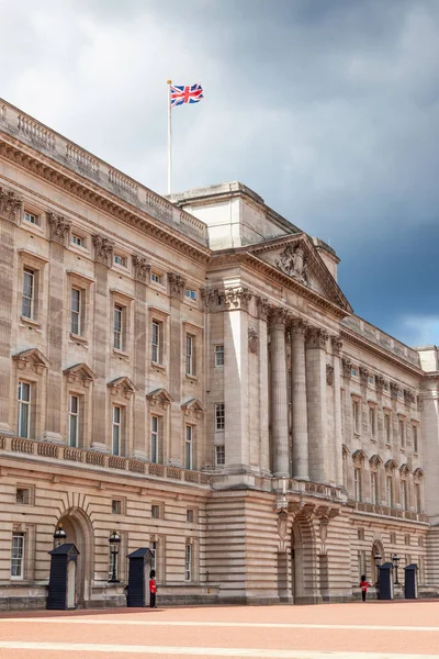 Buckinghamský palác v Londýně — Stock fotografie