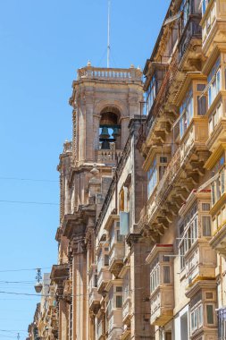 Valletta renkli balkonlar