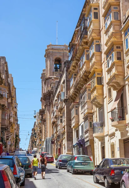 Valletta renkli balkonlar — Stok fotoğraf