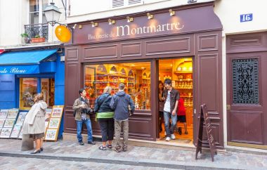 Montmartre'de geleneksel bisküvi Dükkanı