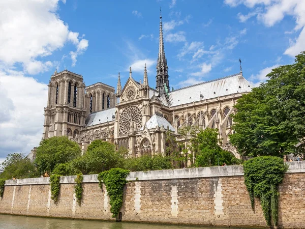 Notre Dame Cathedral and the Seine — Stock Photo, Image