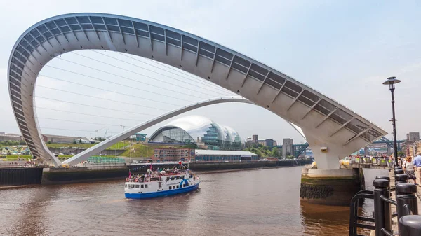 Gateshead Millennium Bridge — Stock Photo, Image