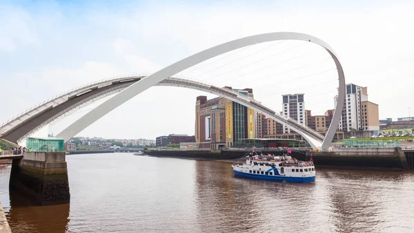 Gateshead Millennium Bridge — Stock Photo, Image