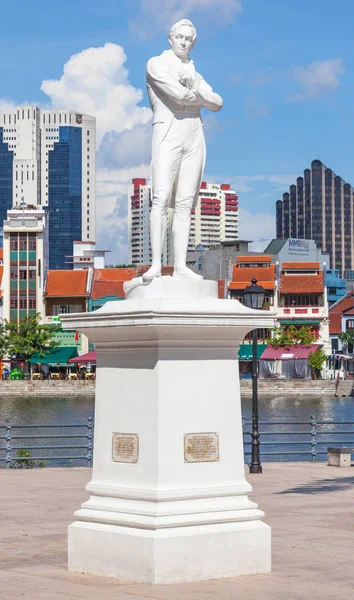 Estátua Sir Thomas Stamford Raflles em Singapura — Fotografia de Stock