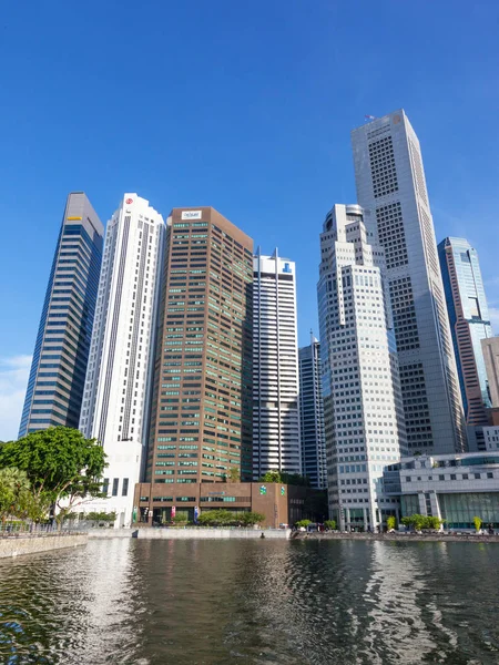 Singapore River and Skyscrapers — Stock Photo, Image