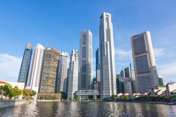 Singapore River and Skyscrapers — Stock Photo, Image