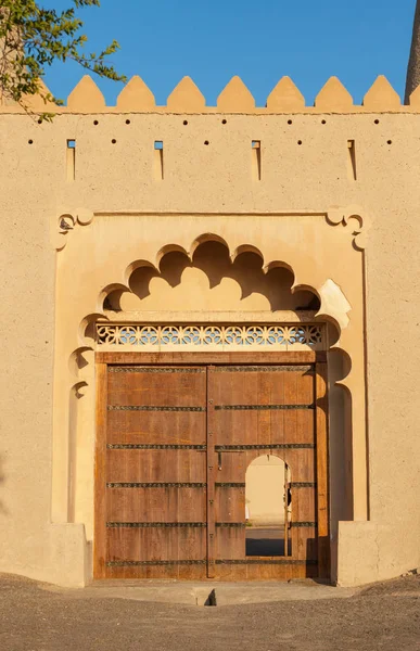 Entrée du fort Al Jahli à Al Ain — Photo