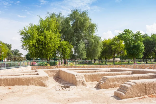 Restos de um assentamento no Parque Arqueológico Hili — Fotografia de Stock