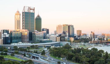 Perth manzarası alacakaranlıkta