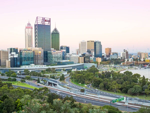 Perth Skyline al anochecer — Foto de Stock