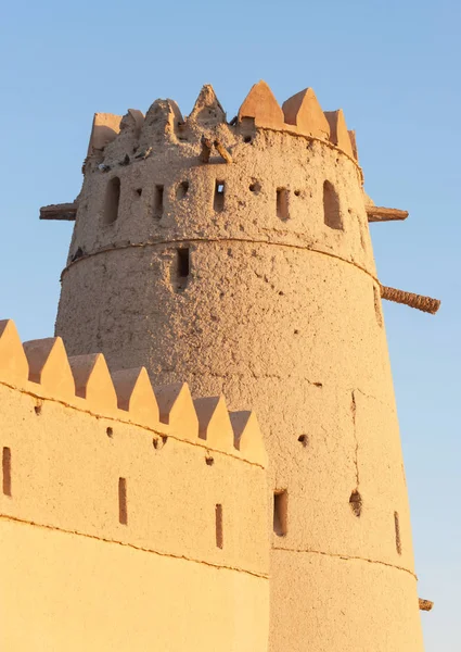 Wieża w Al Jahli Fort — Zdjęcie stockowe